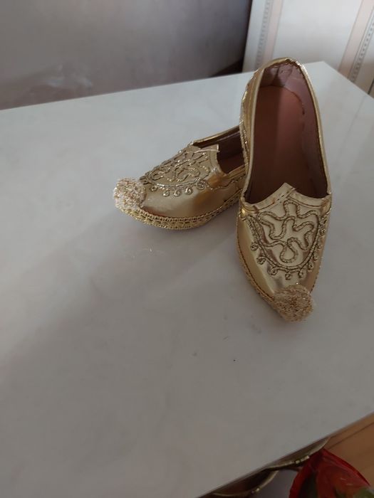 Продам туфельки.