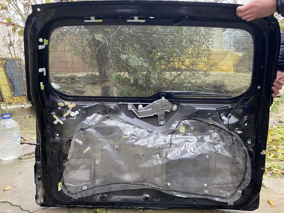 Багажна врата на toyota rav4 2007