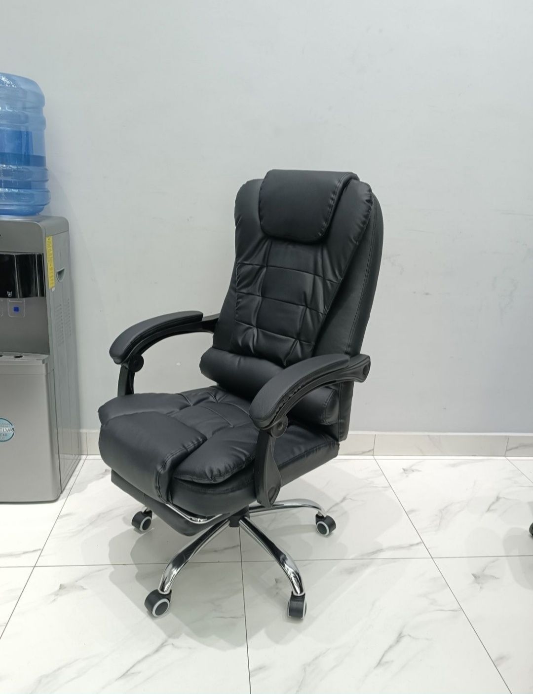 Офисное массажное кресло модель BM-1 black и BM-6 black