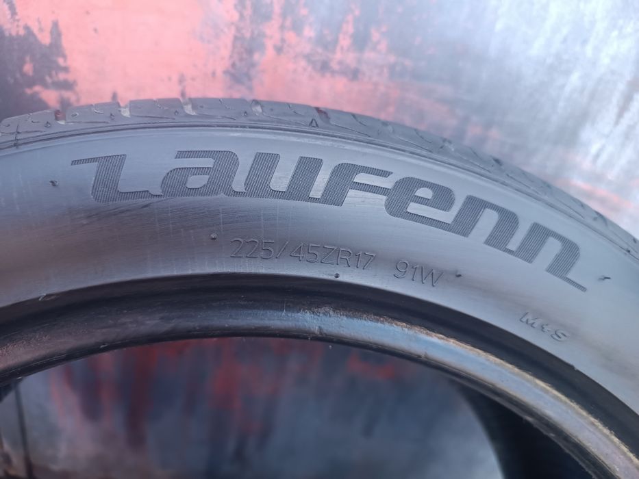 225/45/17 Laufen