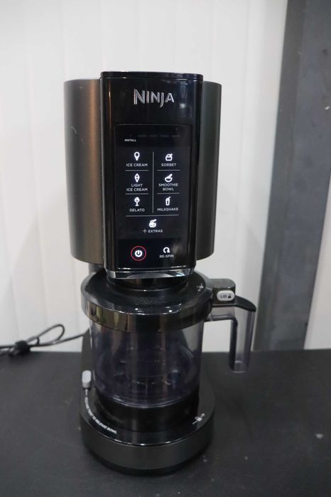 Машина за сладолед Ninja NC300 CREAMi с 3 контейнера, сребриста