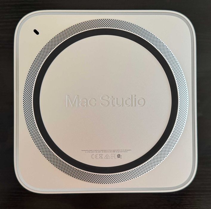 Apple M1 Studio Max 10-core CPU, 24-core GPU, 32GB RAM, 512GB SSD