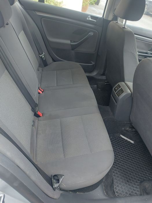 Volkswagen Jetta 102CP, Benzina