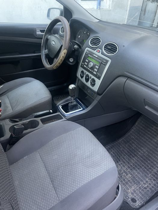 Vand ford focus 1.6 benzina an 2006