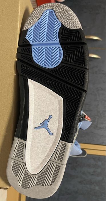 Jordan 4 Retro University Blue