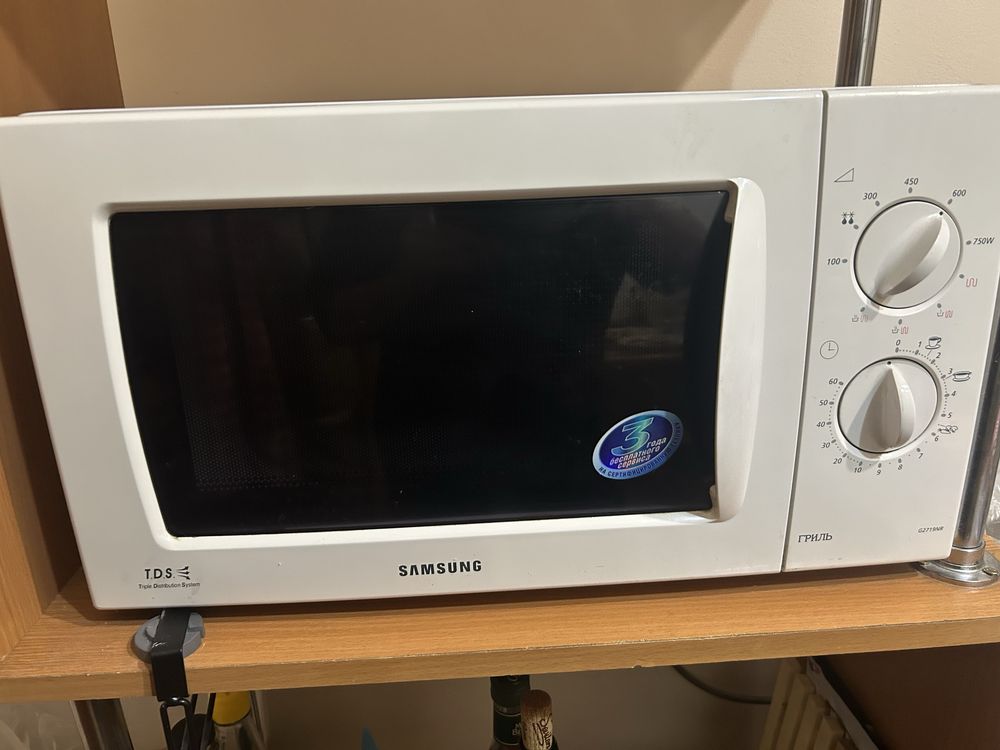 Микроволновка SAMSUNG