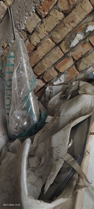 Стеклянная полка для телевизора