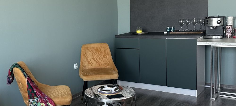 Студио/Варна Пчелина