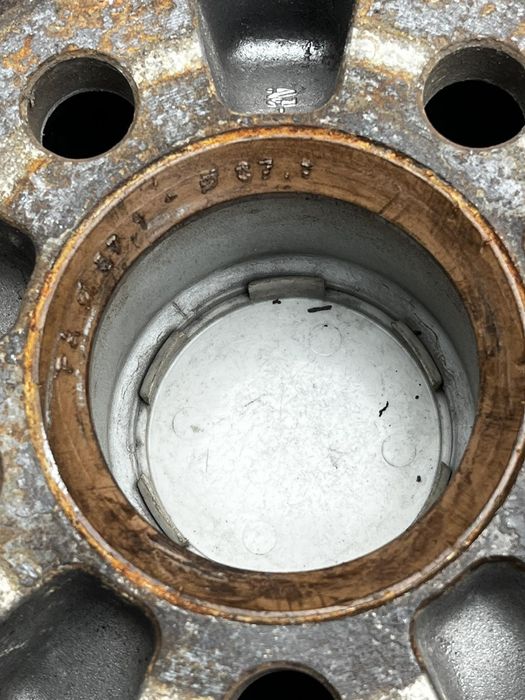 Джанти VW Polo и летни гуми.