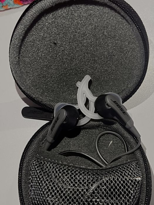 Casti cu fir BOSE originale cu tot cu carcasa