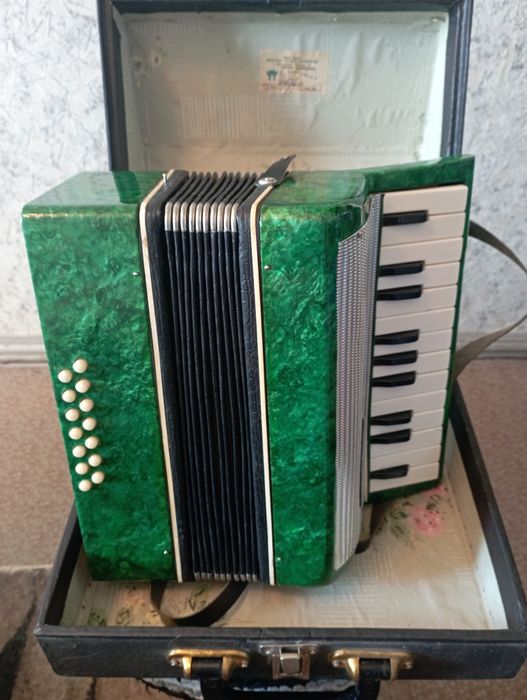 Продается детский аккордеон.