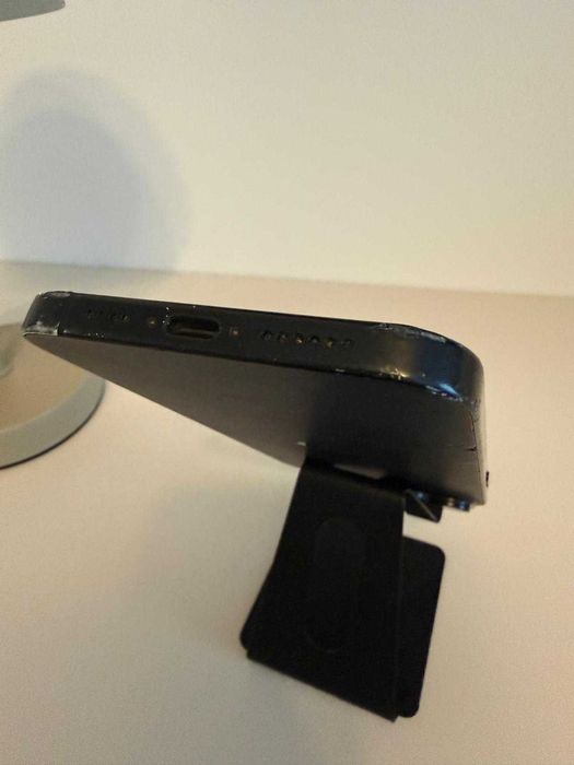 iPhone 15 Plus / 128 GB / Black + Cutie și Incarcator