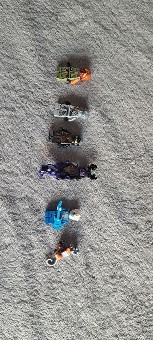 Vând minifigurine Lego Ninjago