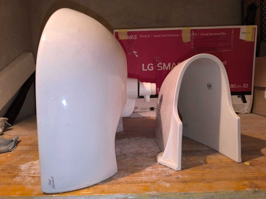 продавам комплект умивалник с конзола за баня