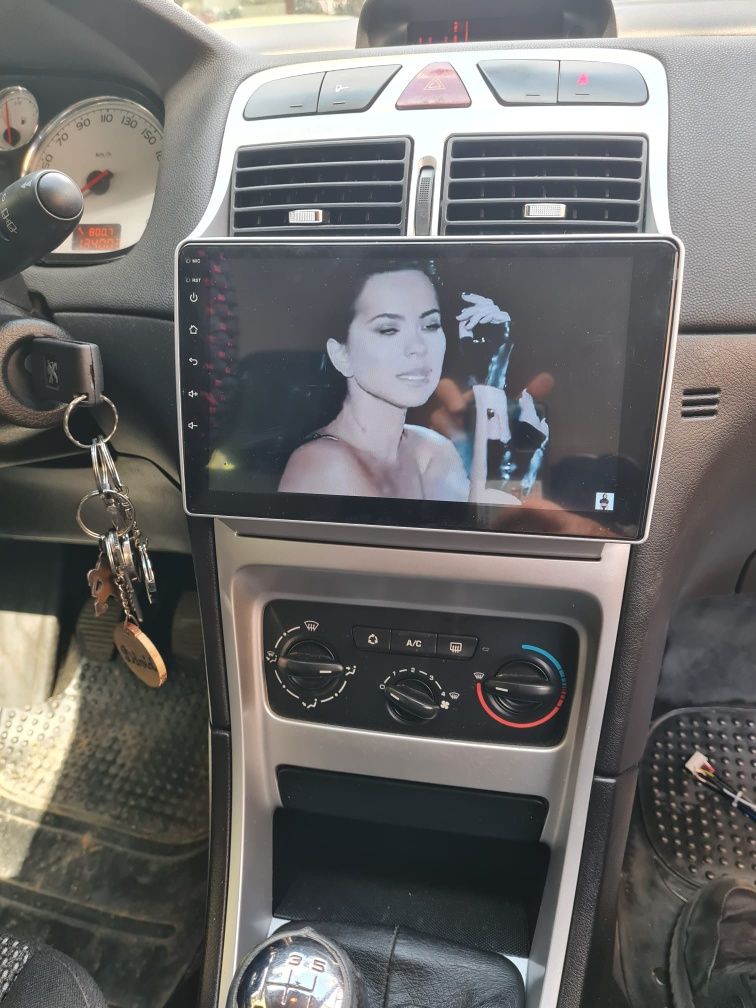 Navigație Android tip tableta 9 inch dedicată  Peugeot 307