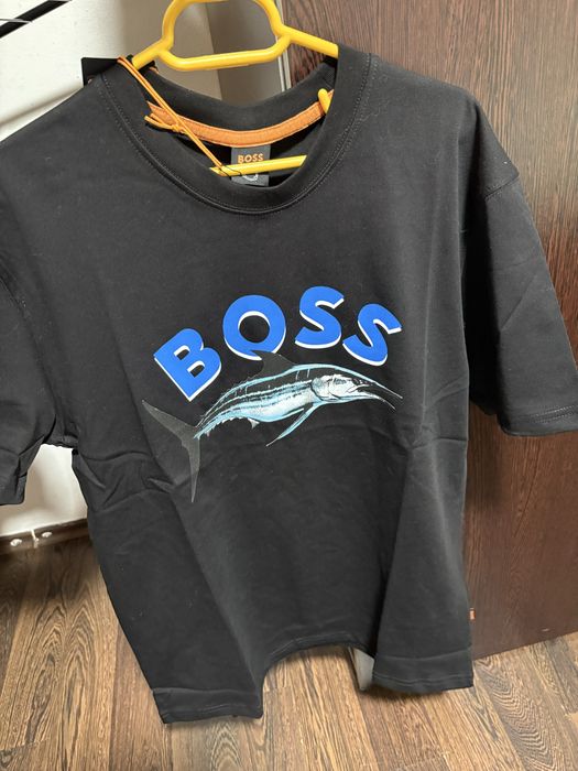 Tricouri si hanorac detalii in privat