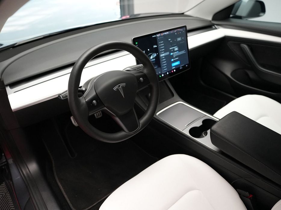 Tesla Model 3 Tesla model 3 performance 2021 interior pe alb, summon