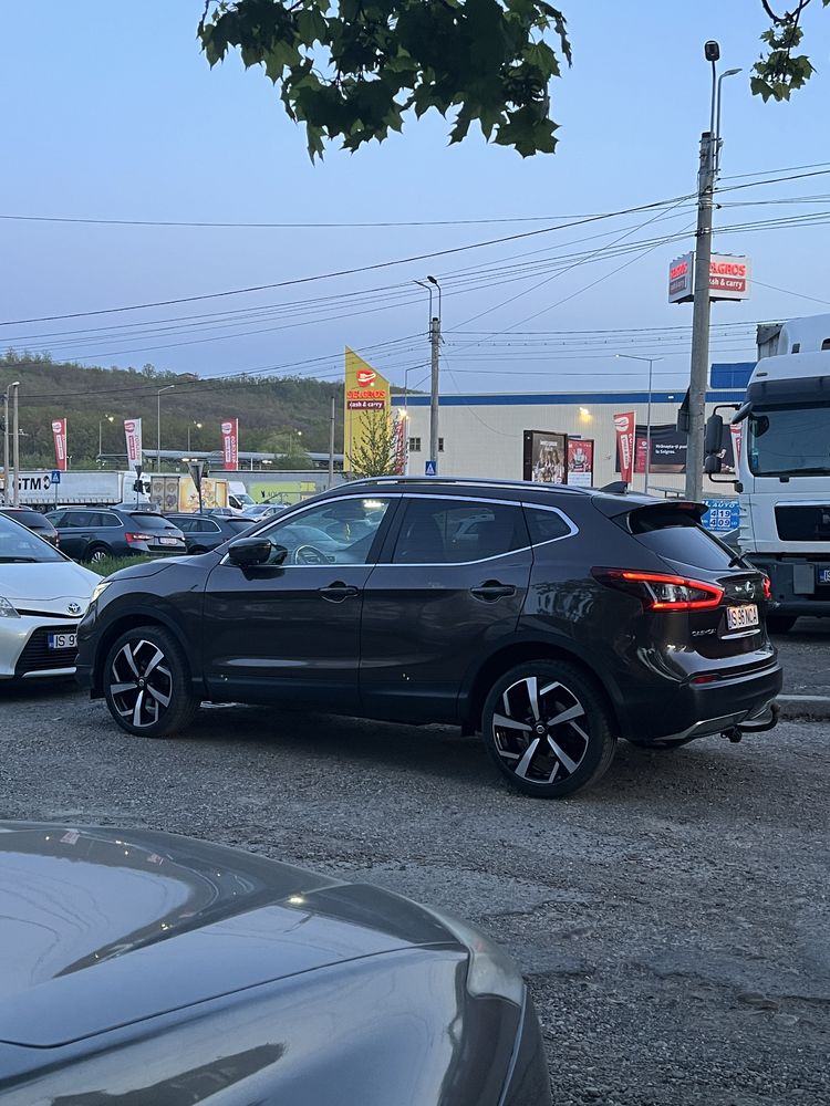 Nissan qashqai model tekna