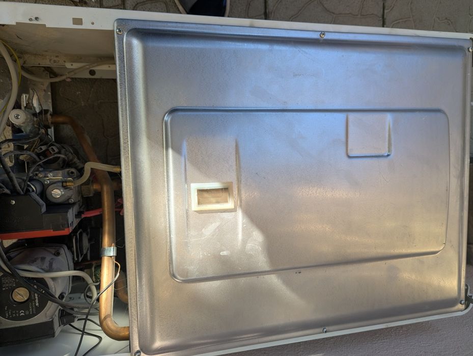 Centrala termica pe gaz și calorifere cu elmentii din aluminiu