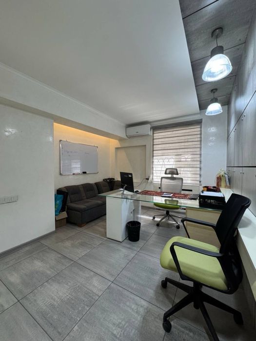 Продажа комерческое помешение ц-5 магазин Lacoste 125м2