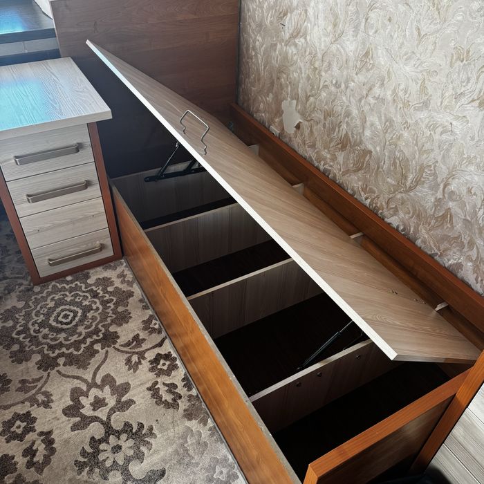 Детская мебель , кровать и парта