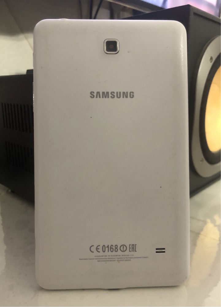Планшет Samsung Tab 4