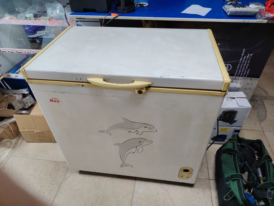 Морозильник 200литр и  330литр