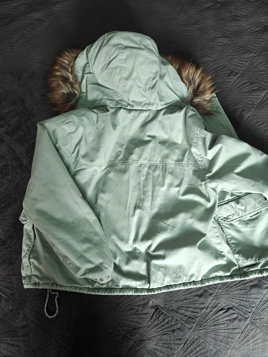 Зимно яке с качулка и изкуствен пух