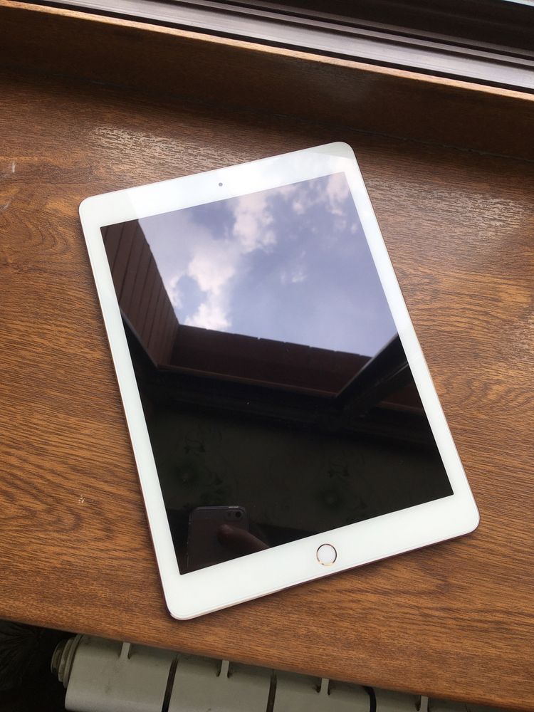 iPad Pro 9.7 256GB LL/A IDEAL sotladi