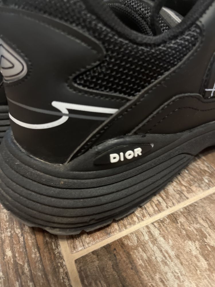 Пбувки Dior b30.