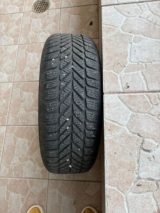 Vând anvelope iarnă