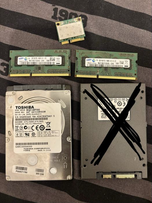 hdd toshiba 500gb 3gb rami modul wifi