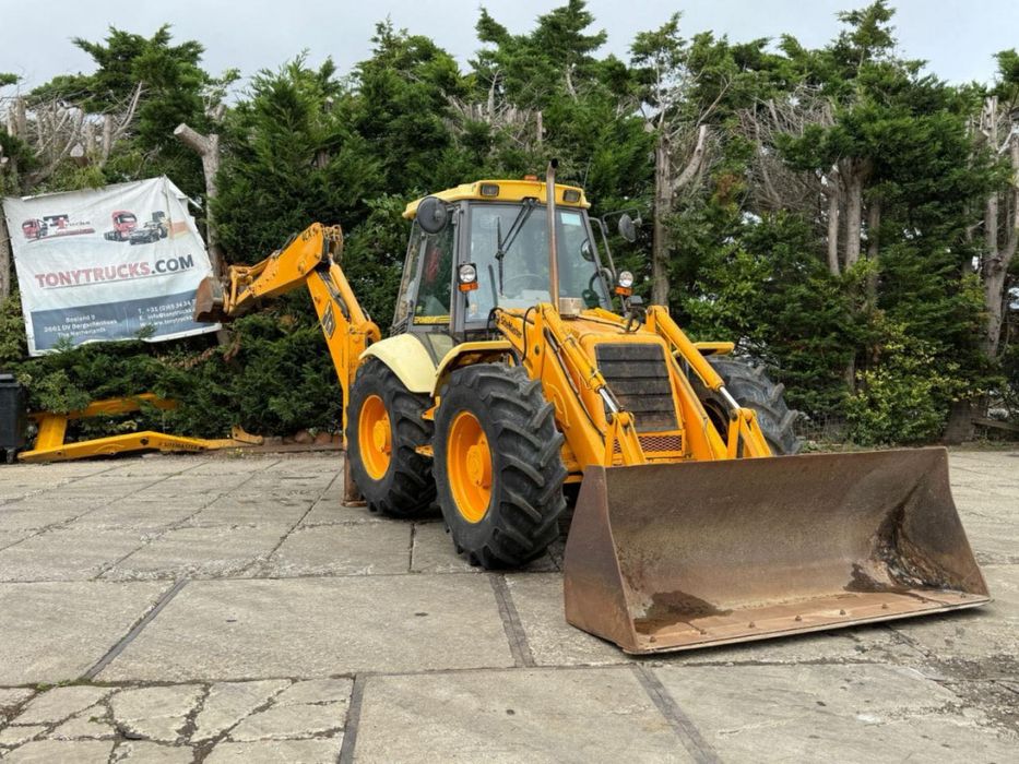 Кофа и хидравличен бързосменник за комбиниран багер JCB