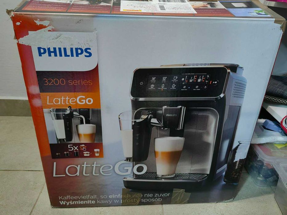 Каферобот Philips 3200 с чисто нова кана за мляко