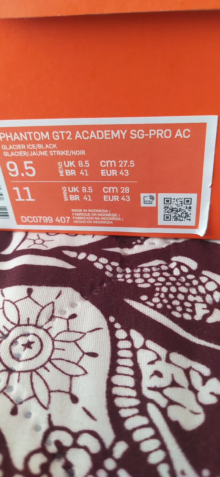 Футболни обувки Nike Phantom Academy