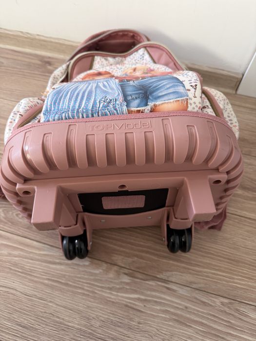 Troller ghiozdan top model