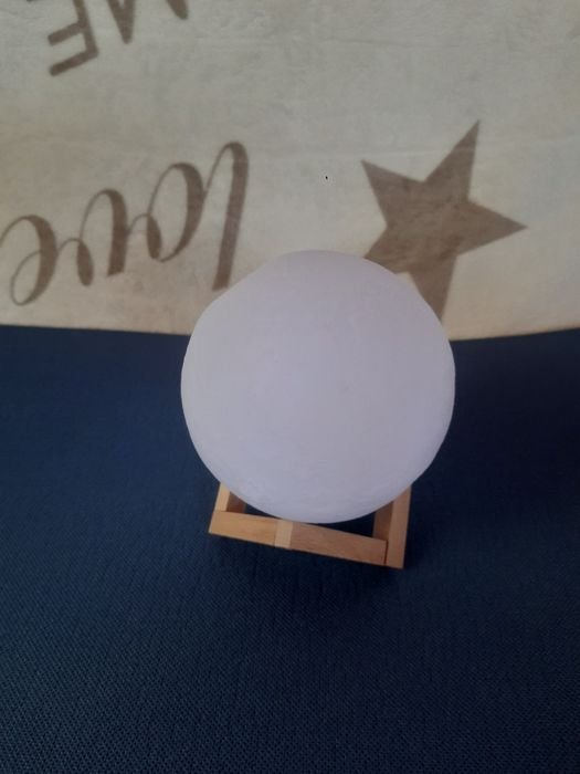 Lampă de veghe "Luna"