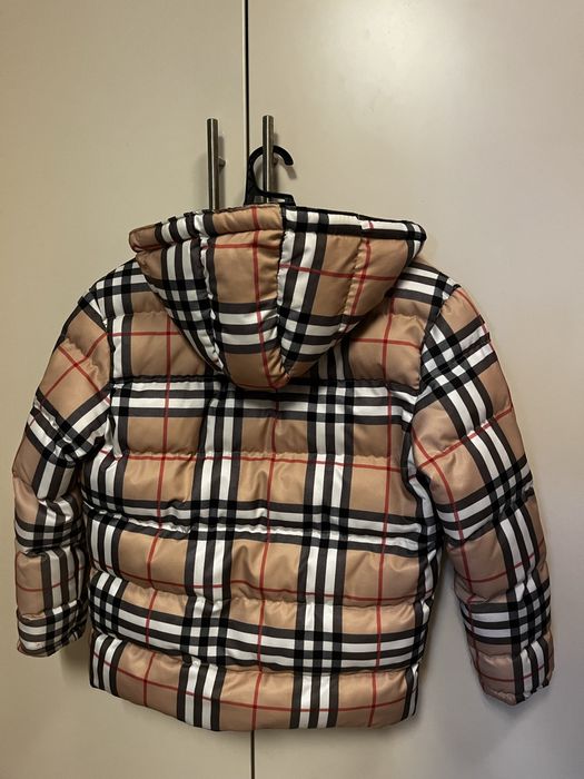 Burberry London яке Женско 8-9 години