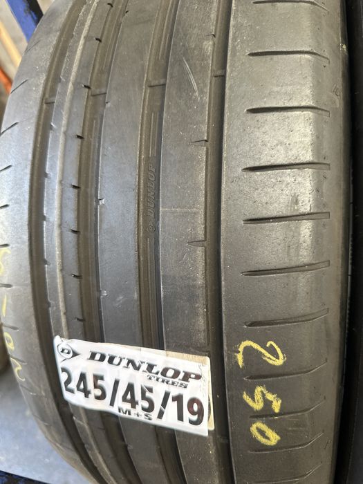 245/45/19 dunlop