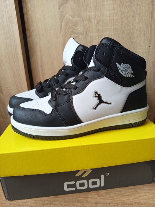 Sneakers mărimea 37