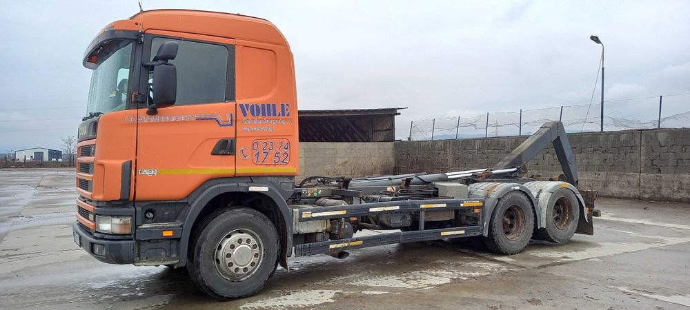 Camion transport container Scania R124