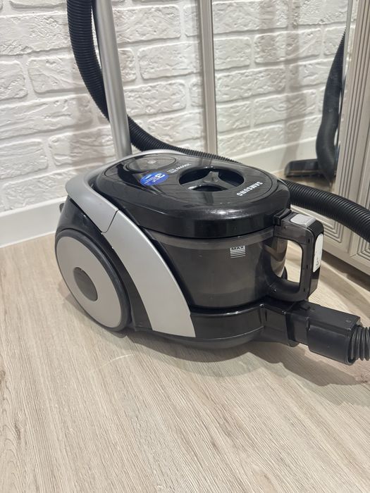 Продам мощный пылесос Samsung 2000 ватт.