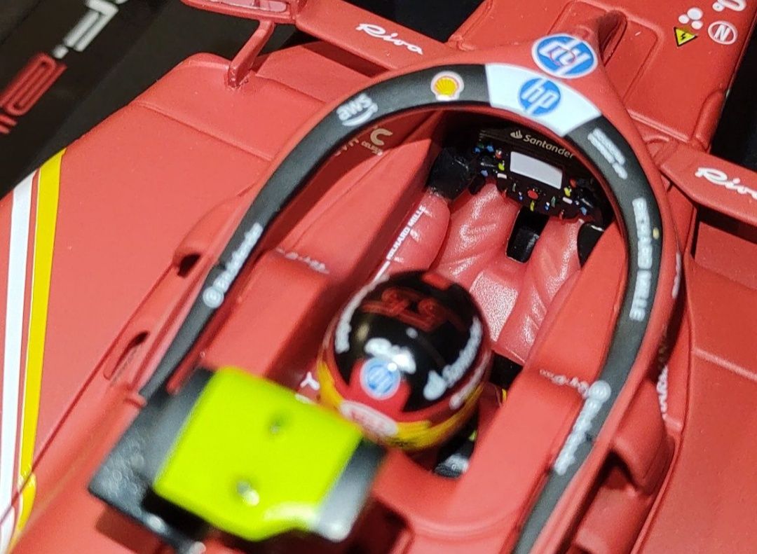 Macheta 1:18 F1-75 Anniversary Bburago Ferrari Carlos Sainz Formula 1