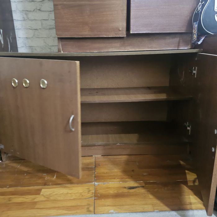 Продам шифонер,шкаф и тумбочку