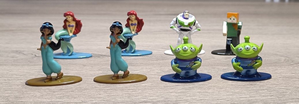 Продавам повторки - Super Mario , Kinder , Jada, ленивци, Harry Potter
