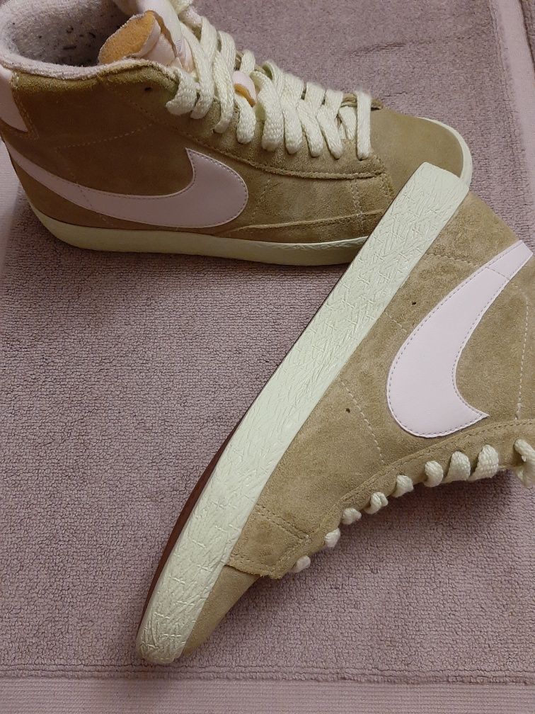 Adidasi NIKE Blazer Mid 77