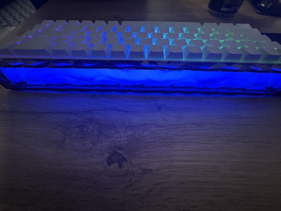 Продам игровую МАГНИТНУЮ клавиатуру с функцией rapid trigger