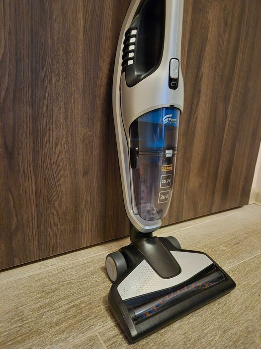 Вертикална прахосмукачка Philips