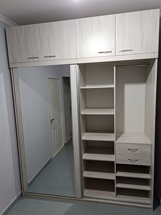 Срочно продается Шкаф купе