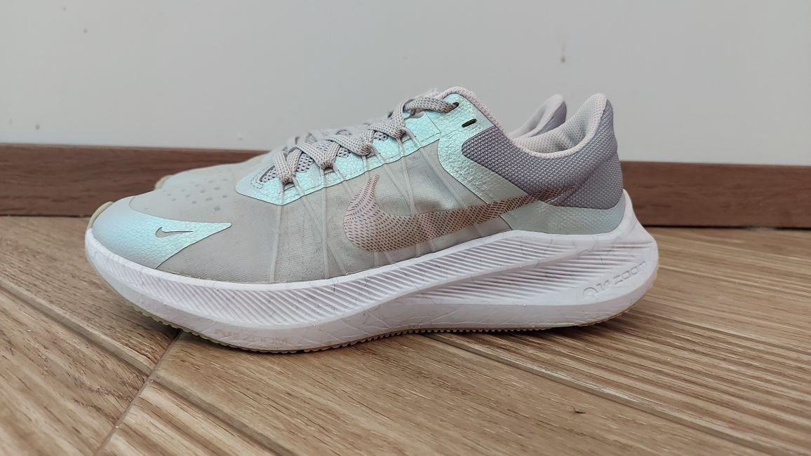 Дамски маратонки NIKE AIR ZOOM WINFLO